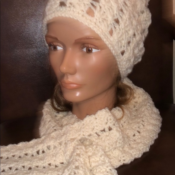 Hand crochet cream color Pom Pom  hat & scarf set - Picture 6 of 7